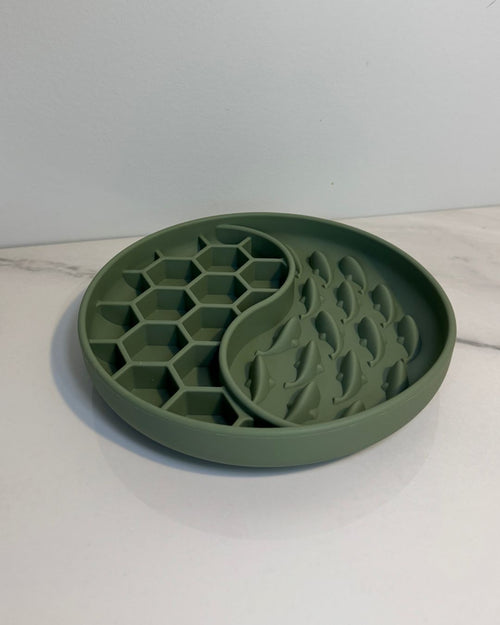 Buzzed Whale Slow Feeder - Sage