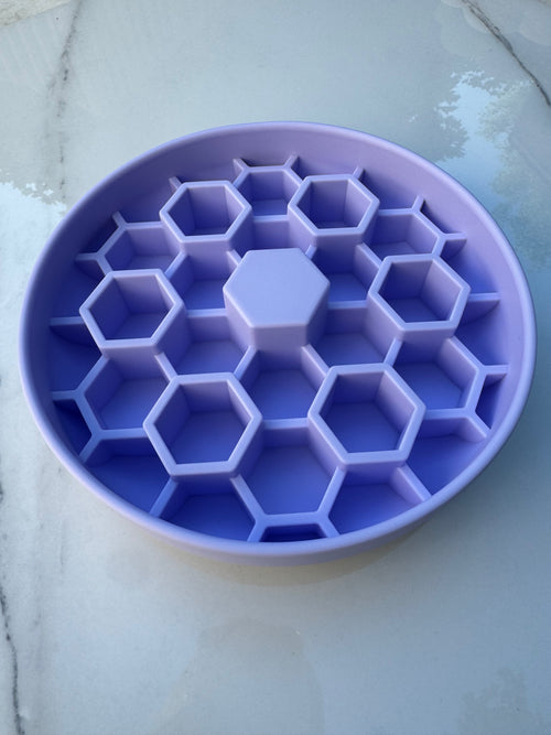 XL Hive Slow Feeder - Neon Lavender